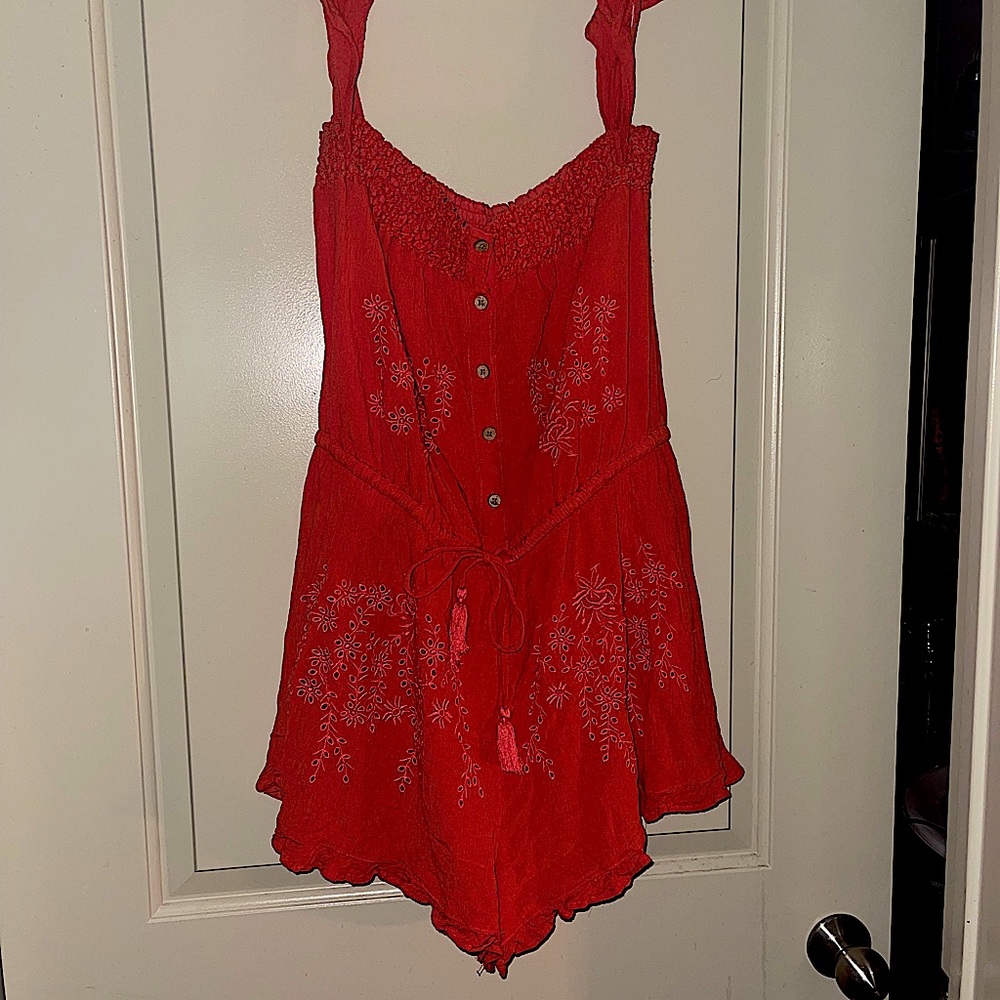 Super cute romper!